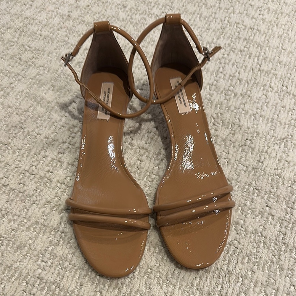 Women's Tan Sandals with Kitten Heel
